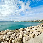 3P Refurbished Cannes Palm Beach 200 M From The Beaches