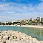 3P Refurbished Cannes Palm Beach 200 M From The Beaches