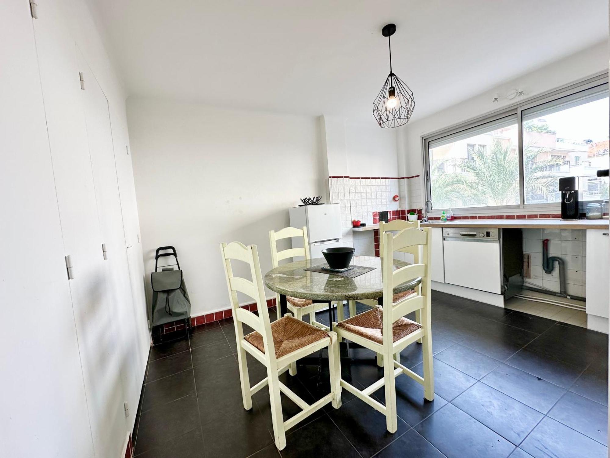 3p Refurbished Palm 200 M From The Beaches *